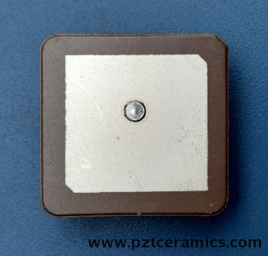 Dispositivo piezoelettrico per antenna in ceramica GPS
